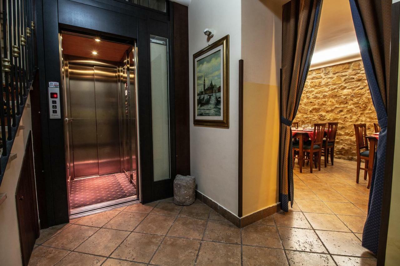 Gangi Hotel 3*